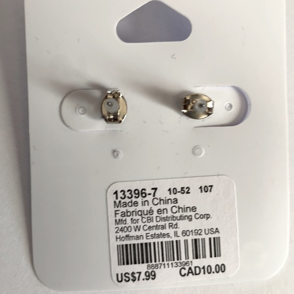 Claire’s Lot of (2) pairs of earrings, NWT
- In Original Sealed Packagin… - Picture 4 of 6